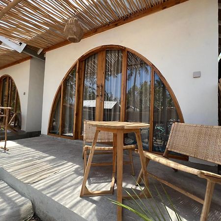 Rumah Canaria Bungalow Gili Trawangan Exterior photo